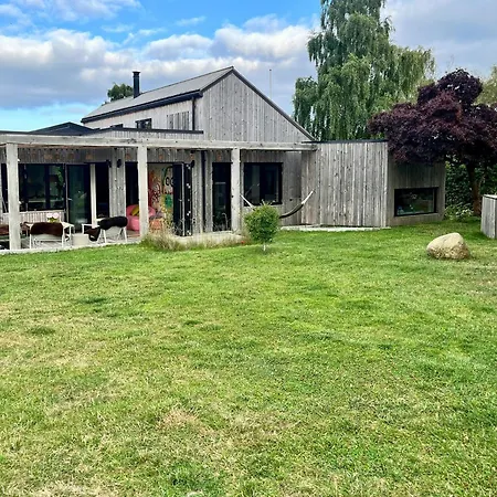 Сasa de vacaciones Nordisk Arkitektur Med Plads Til Hele Familien